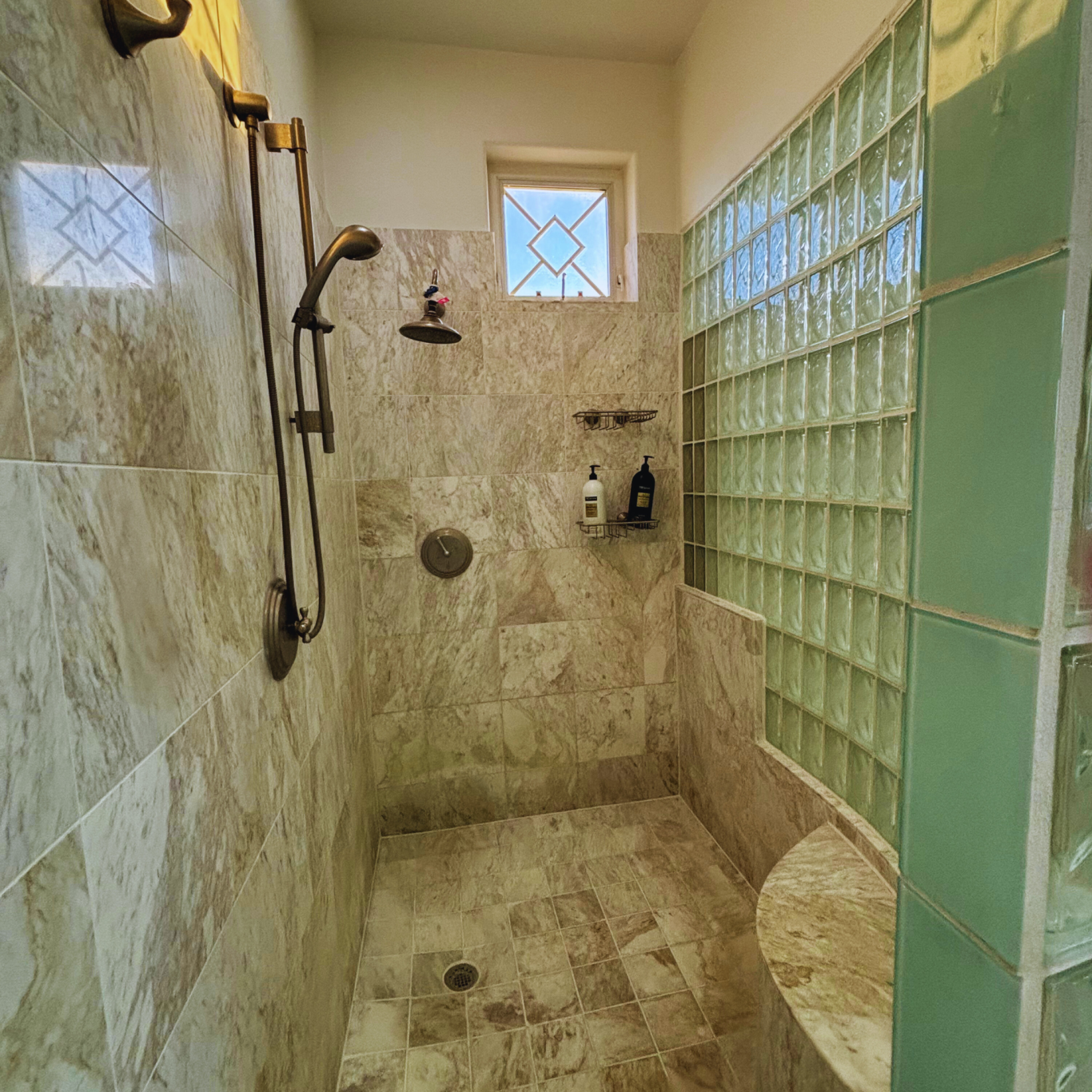 Shower for bedroom six (3rd floor)