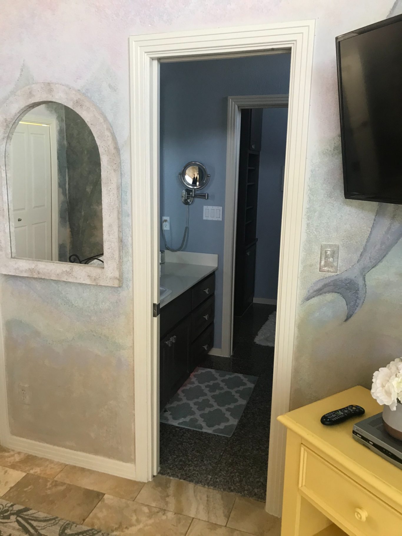 Bath for bedroom five (3rd floor)