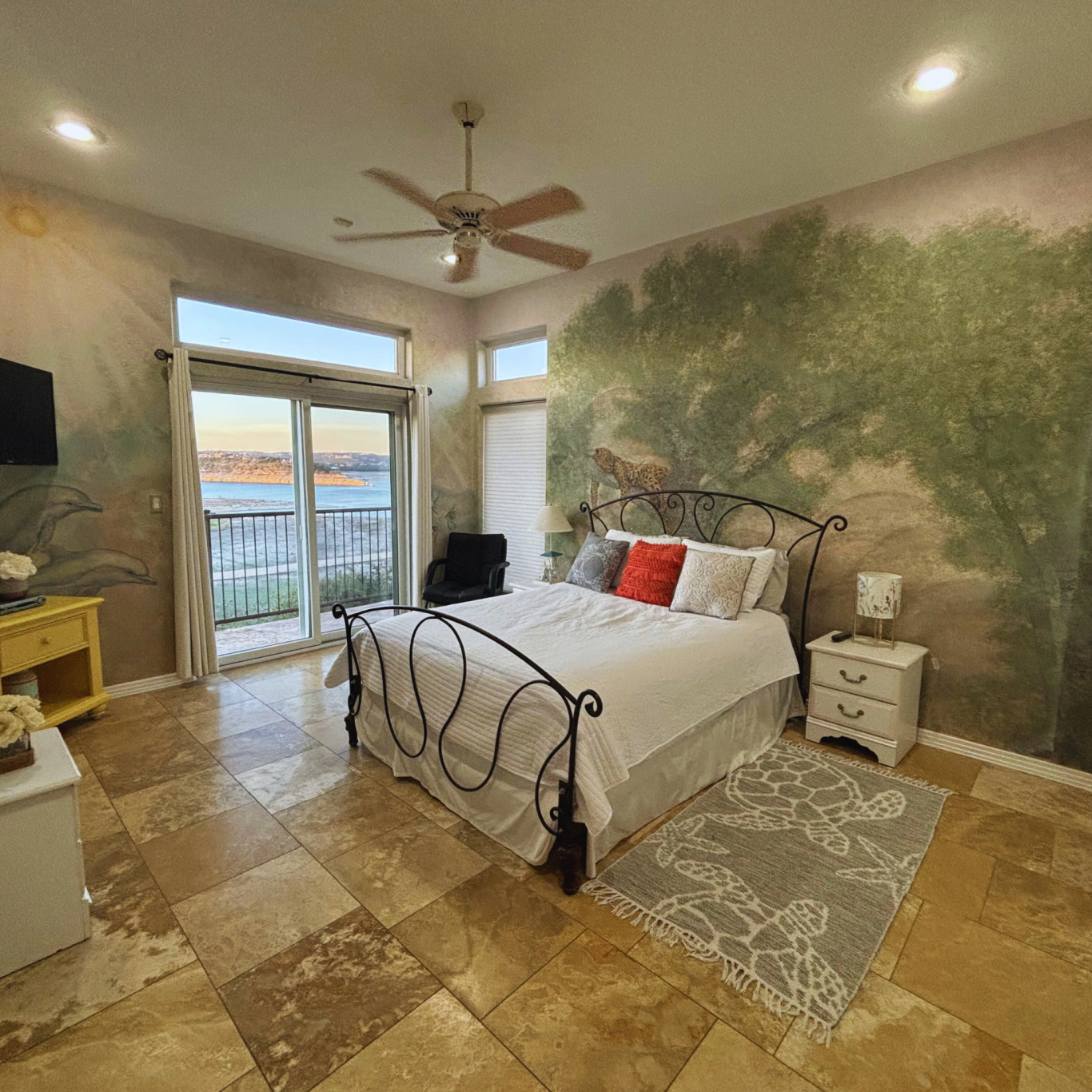 Bedroom five (3rd floor)